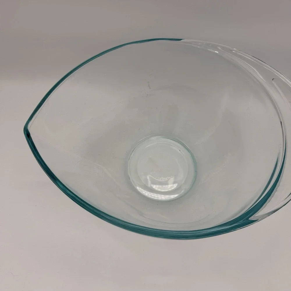 Pyrex Teardrop Clear Turquoise Blue Glass Bowl 2.5 Qt Mixing w/Pour Spout #2225